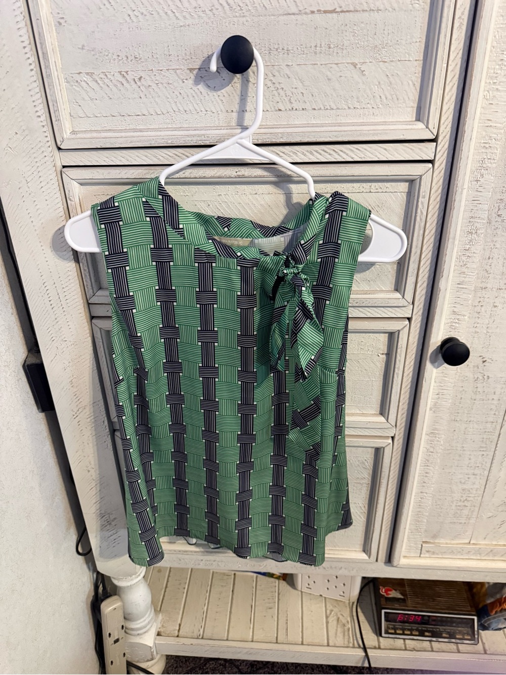 Banana Republic Green and Black Geometric Tie-Neck Sleeveless Top